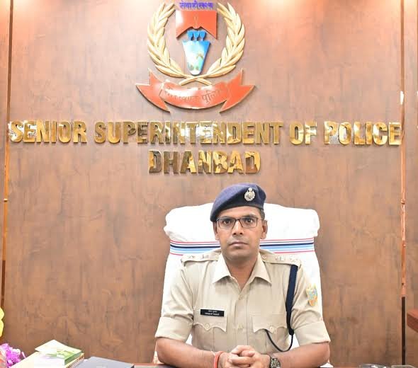 धनबाद पुलिस की बड़ी उपलब्धि: मई माह में 1250 लंबित कांडों का चार्जशीट और अंतिम प्रतिवेदन कोर्ट में जमा